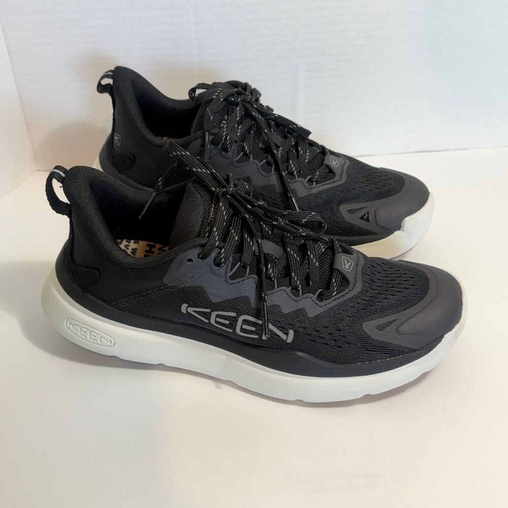 KEEN WK400 Women's Walking Shoes Black White Sneakers Size 7.5 US⁠